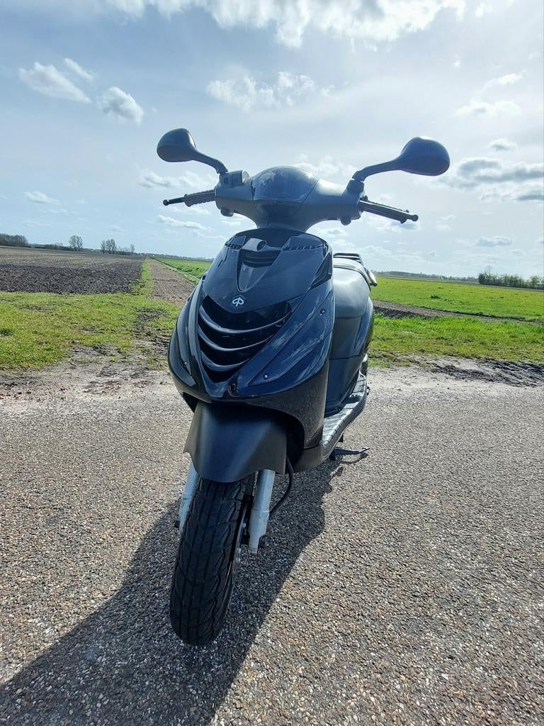 Piaggio Zip 4T 2V 50cc, Fietsen en Brommers, Scooters | Piaggio, Ophalen, Maximaal 45 km/u, Zip, Zo goed als nieuw