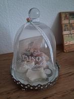 Mooie, brocante  glazen stolp met zeepjes, Huis en Inrichting, Woonaccessoires | Stolpen, Ophalen, Zo goed als nieuw