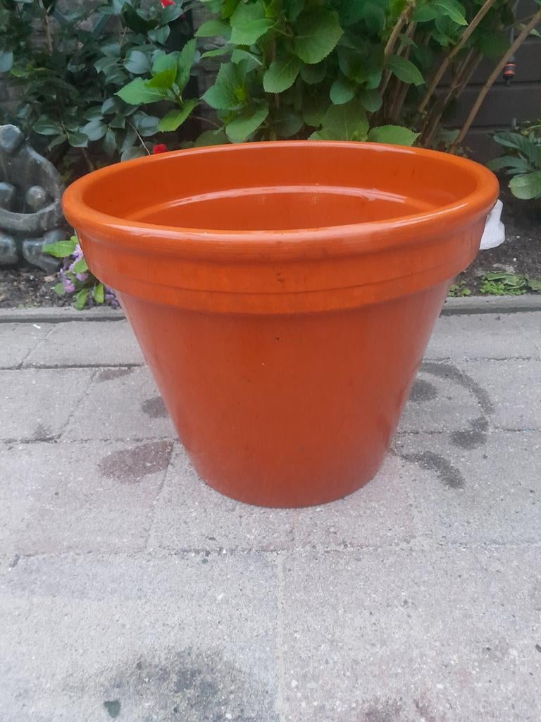 Grote terracotta bloempot met afwateringsgat, Tuin en Terras, Ophalen, Steen, Gebruikt, Minder dan 60 cm