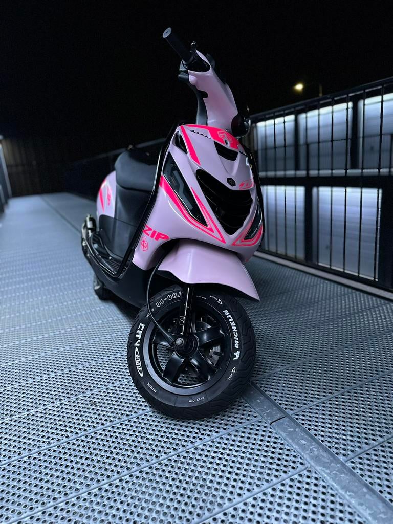 Leuke en betrouwbare zip, Fietsen en Brommers, Scooters | Piaggio, Zo goed als nieuw, Zip, Benzine, Ophalen