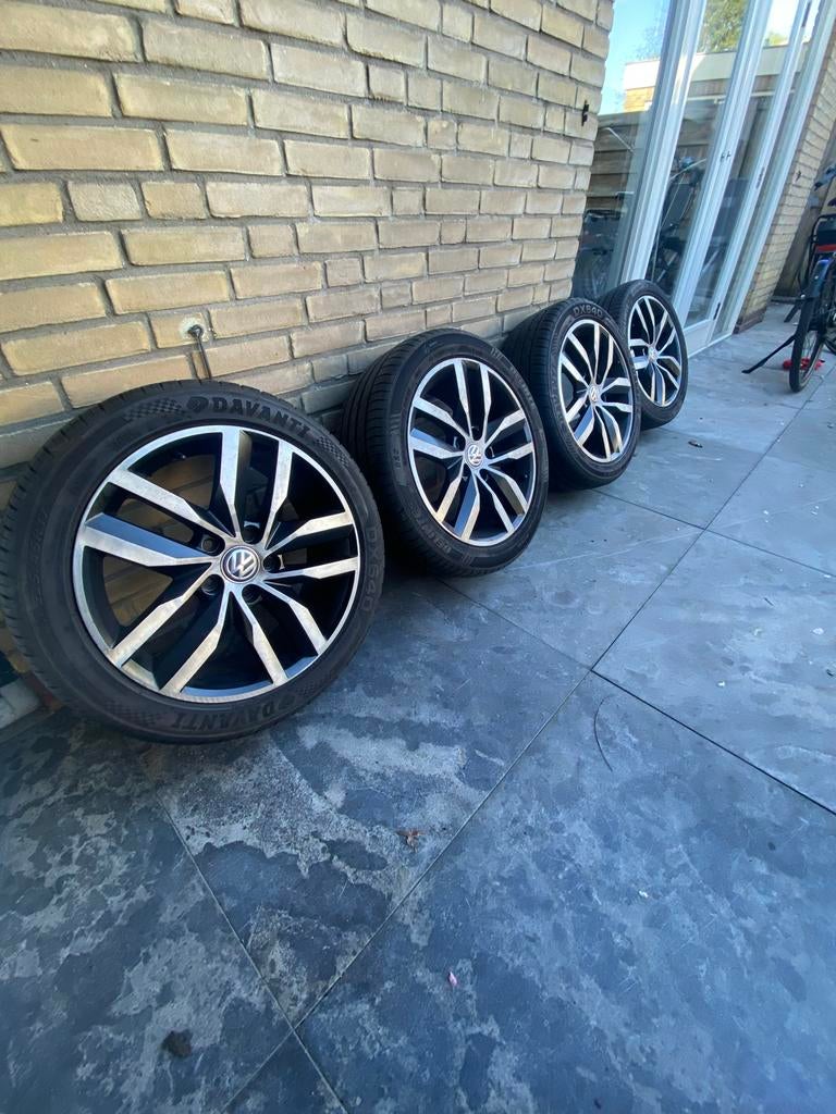17 inch banden 225/45ZR R17 - Davant en Delinte, Ophalen of Verzenden, Gebruikt