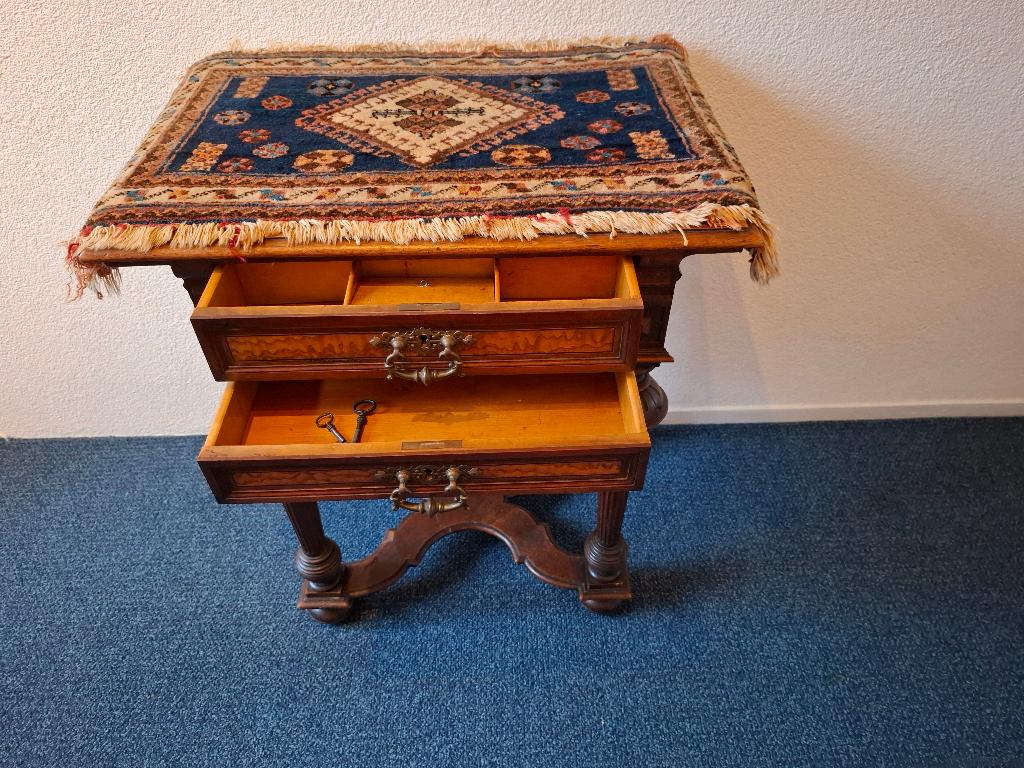 Antiek bijzettafeltje, ook leuk als nachtkastje!, Ophalen