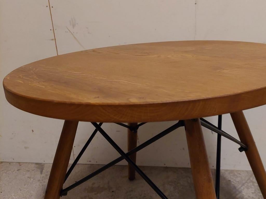 Eames salontafel - Ronde houten koffietafel, Huis en Inrichting, Tafels | Salontafels, Minder dan 50 cm, Gebruikt, Minder dan 50 cm