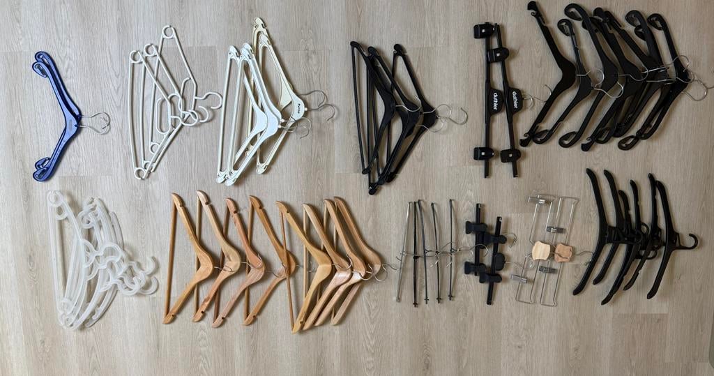 40 kledinghangers en 10 broekhangers - GRATIS, Ophalen, Gebruikt, Overige materialen, Volwassenen