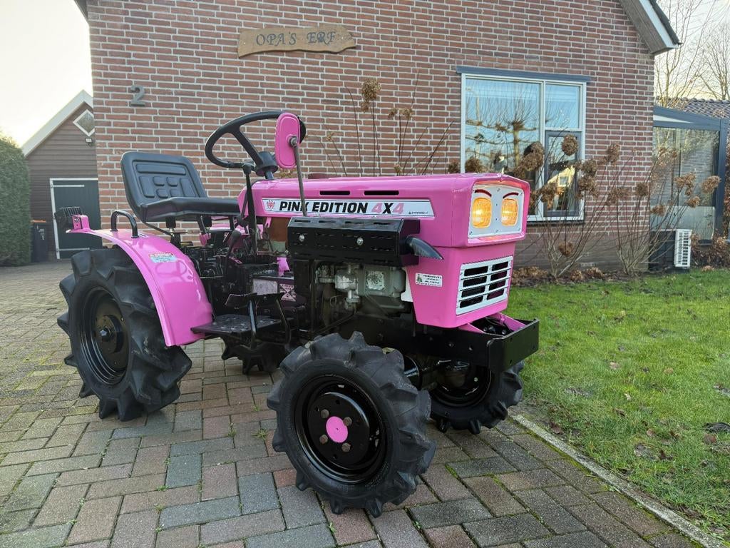 Roze Mini Tractor 4x4 - Compact en Krachtig, Gebruikt, Tot 2500, Tot 80 Pk, Ophalen