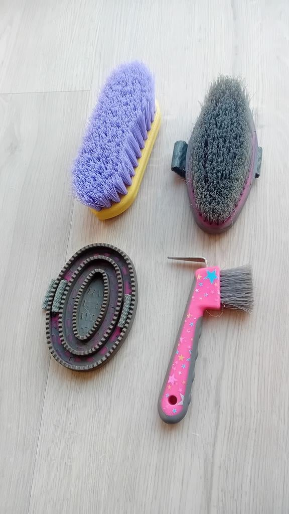 set paarden borstels, Dieren en Toebehoren, Paarden en Pony's | Verzorgingsproducten, Ophalen