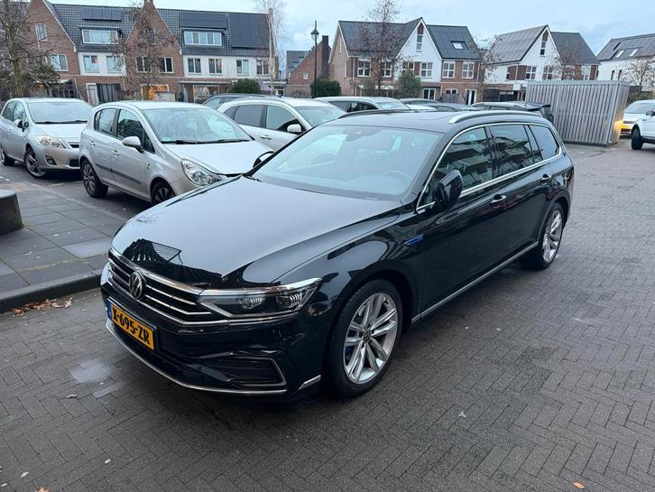 Volkswagen Passat 1.4 TSI Phev 218pk 6-DSG 2020 Zwart, Auto's, Volkswagen, Particulier, Passat, 360° camera, ABS, Achteruitrijcamera