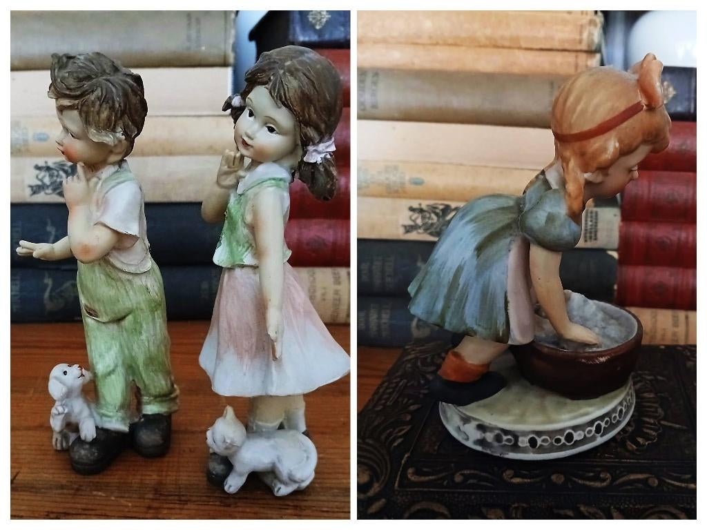 Schattige beeldjes keramiek jongen meisje hondjes wastobbe, Antiek en Kunst, Ophalen of Verzenden