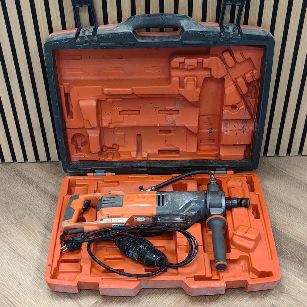 Husqvarna DM220 Diamantboormachine - Prima!, Flex Ltd., Zo goed als nieuw, https://flex.com/contact-us, Nobelstraat 10, 5807 GA Oostrum LB, Limburg, Nederland
