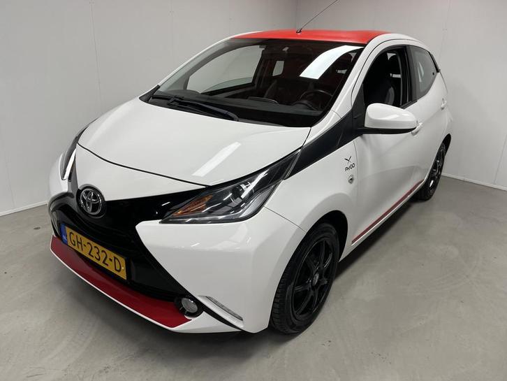 Toyota Aygo 1.0 VVT-i x-play Camera Navigatie Incl BTW NAP, Auto's, Toyota, Bedrijf, Te koop, Aygo, ABS, Achteruitrijcamera, Airbags