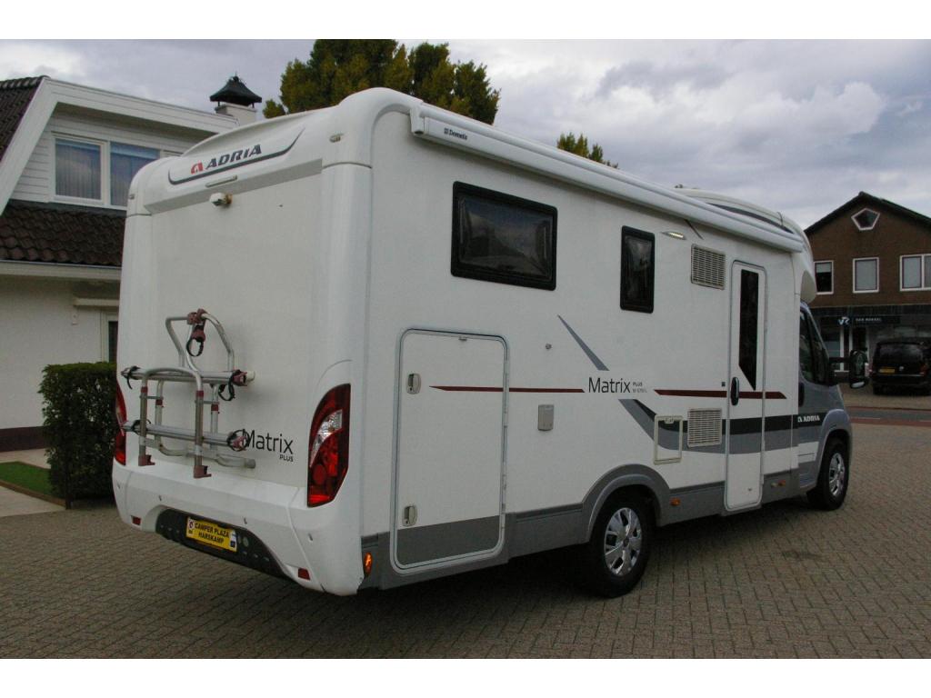 Adria Matrix Plus M 670 SL Enkele bedden, Hefbed, XXL Garage, Caravans en Kamperen, Campers, Afzuigkap, Ringverwarming, Fiat, Airbags