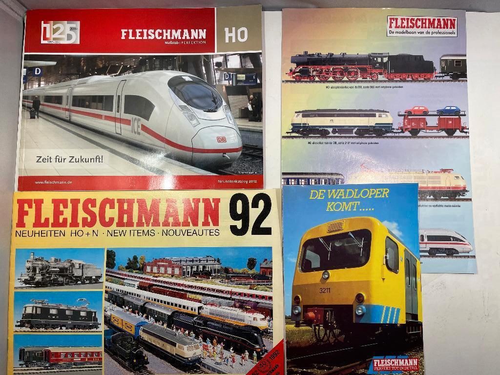 4 Fleischmann catalogi/folder, o.a. jubileum 40 en 125 jaar, Hobby en Vrije tijd, Modeltreinen | H0, Gelijkstroom, Fleischmann