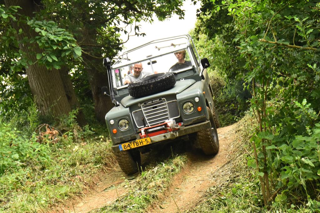 Land Rover 88 series 3 diesel, Auto's, Zwart, 4 cilinders, Cabriolet, Vierwielaandrijving