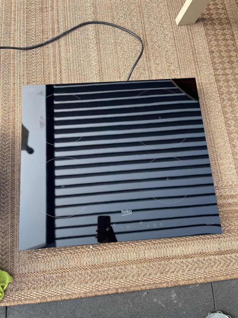 Beko Inductiekookplaat - 4 Kookzones, Witgoed en Apparatuur, Kookplaten, Ophalen, Gebruikt, 4 kookzones, Inbouw