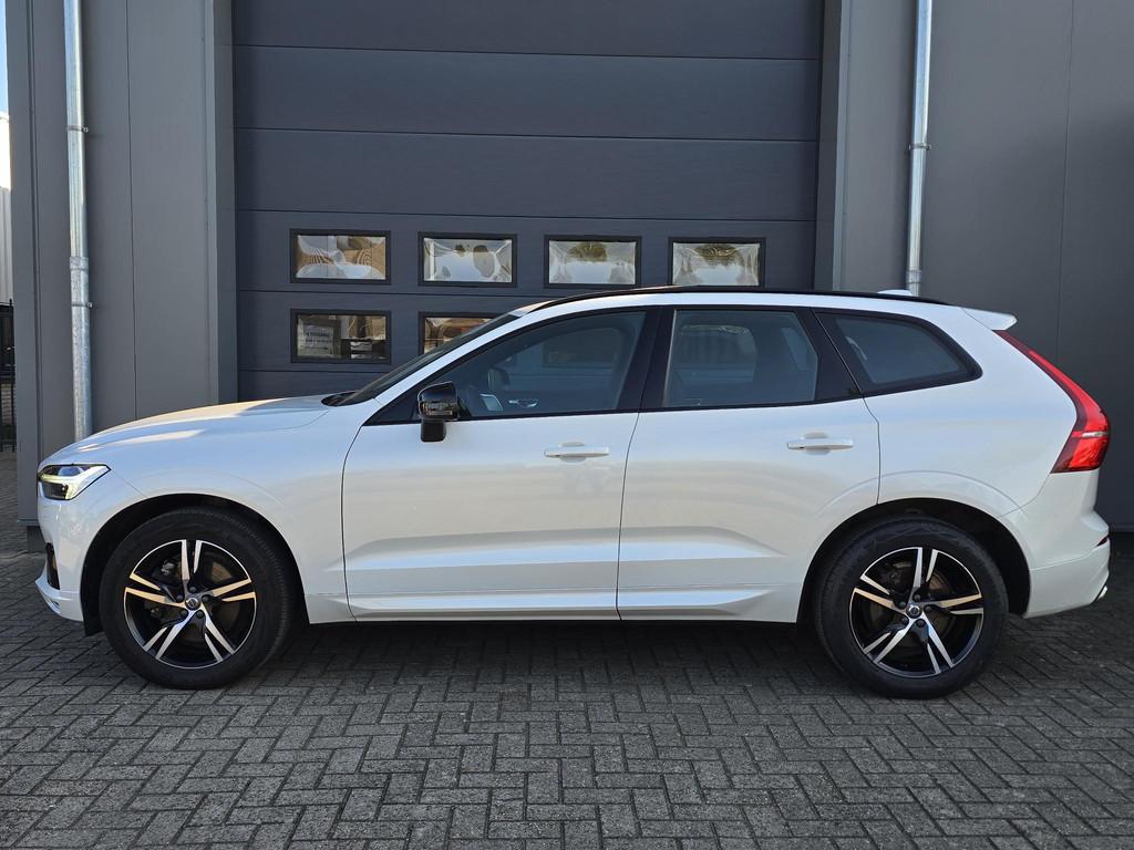 Volvo XC60 2.0 B4 R-Design B&W - Trekhaak - Pano, Auto's, 15 km/l, Gebruikt, Euro 6, 4 cilinders