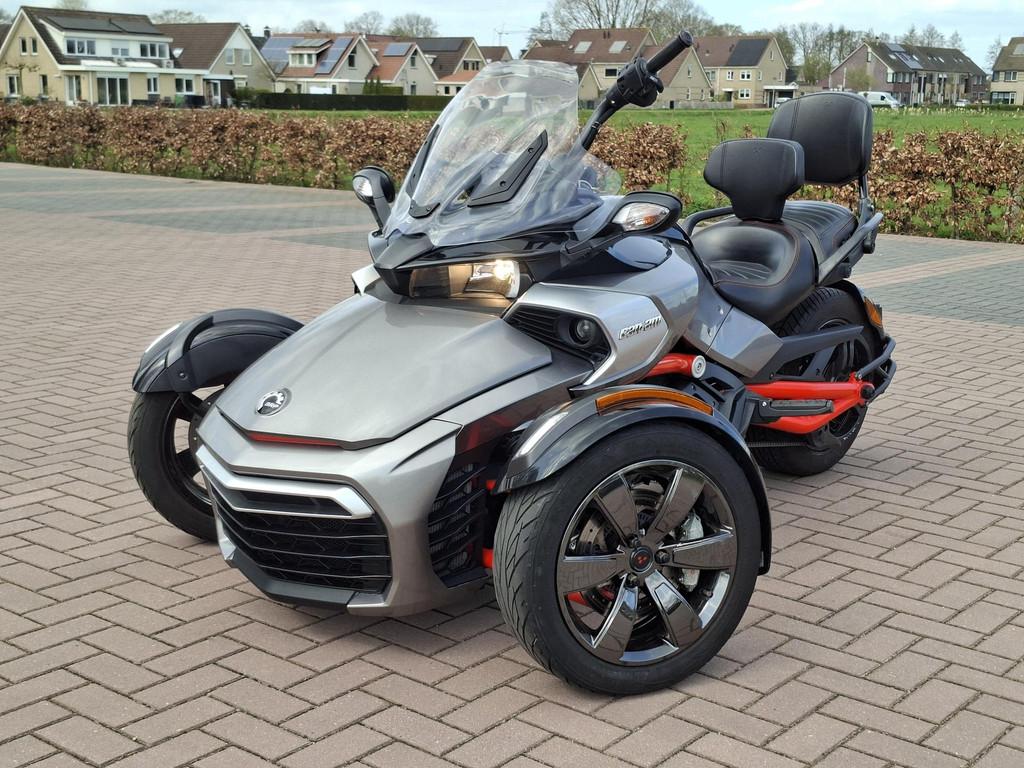 Can-Am Spyder F3 SM6 LTD LTD | Zeer mooie en goede staat, Motoren, 1330 cc, Singel 1940 1945 320a
5348 PV  Oss, NL, Vos-Oss Motoren