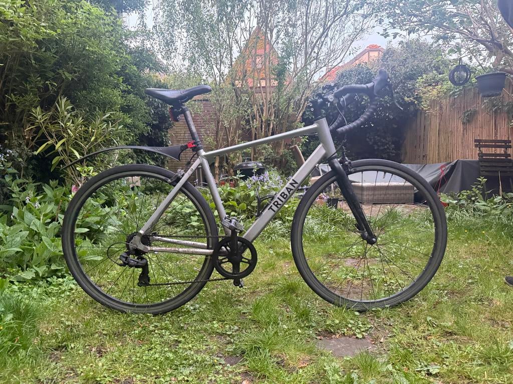 Racefiets Triban, Fietsen en Brommers, Fietsen | Racefietsen, Overige merken, 28 inch, Gebruikt, 10 tot 15 versnellingen