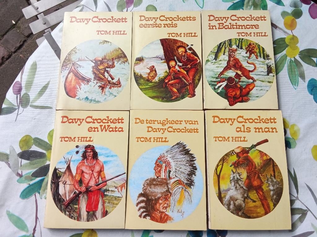 Davy Crocket pockets 6, Ophalen of Verzenden, Gelezen, Tom Hill
