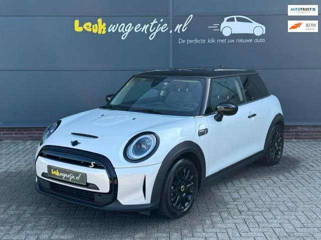 Mini Mini Electric Classic 33 kWh *carplay *navi *stoelverw., Gebruikt, 33 kWh, 4 stoelen, Leder en Stof