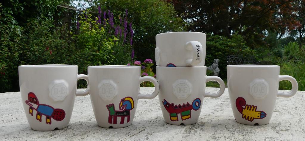 D E Douwe Egberts Mokken Senseo Buren Vlaggetjes Mokjes, Nieuw, Ophalen of Verzenden, Wedgwood, Kop(pen) en/of Schotel(s)