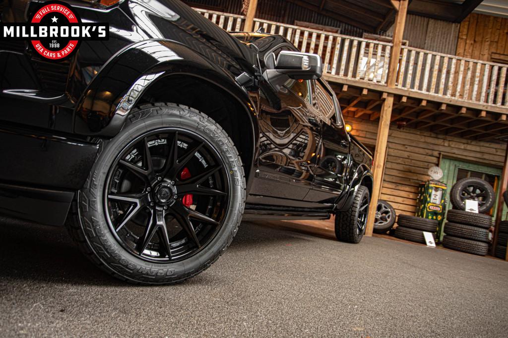 Chevrolet Silverado High Country 6.2 V8 Adaptieve cruise BOS, Automaat, 2443 kg, Lichtsensor, Zwart