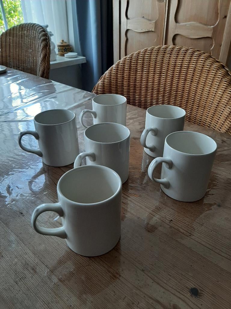 ROYAL BOCH - 6 MOKKEN MET OOR - DIA 8 CM - HG 9 CM, Ophalen of Verzenden, Zo goed als nieuw, Effen, Kop(pen) en/of Schotel(s)