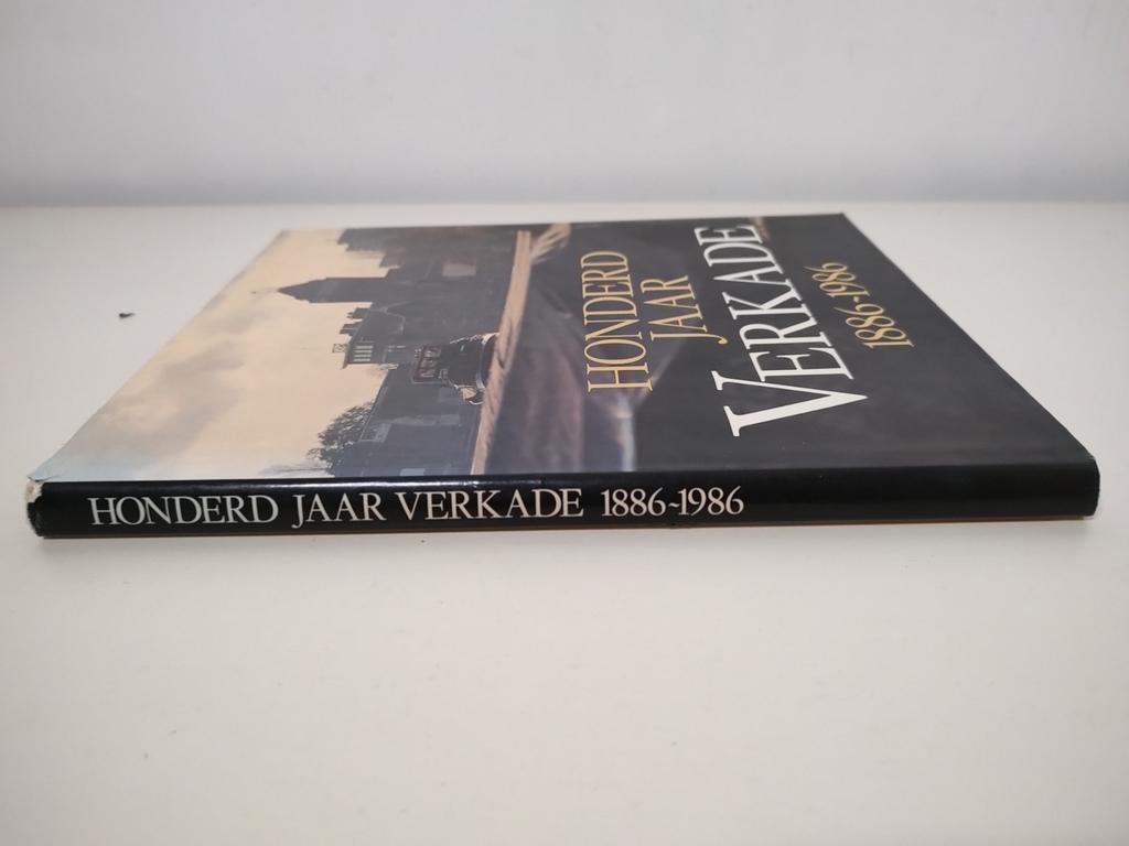 Honderd jaar VERKADE 1886 -1986 ISBN 9789066112612 , Boeken, Ophalen of Verzenden, Zo goed als nieuw, Verschillende