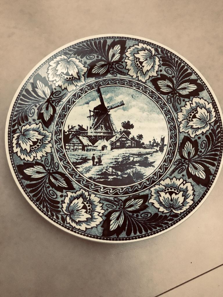 Zeer oud Villeroy & Boch wandbord in Delfts blauwe stijl, Antiek en Kunst, Antiek | Wandborden en Tegels, Ophalen of Verzenden