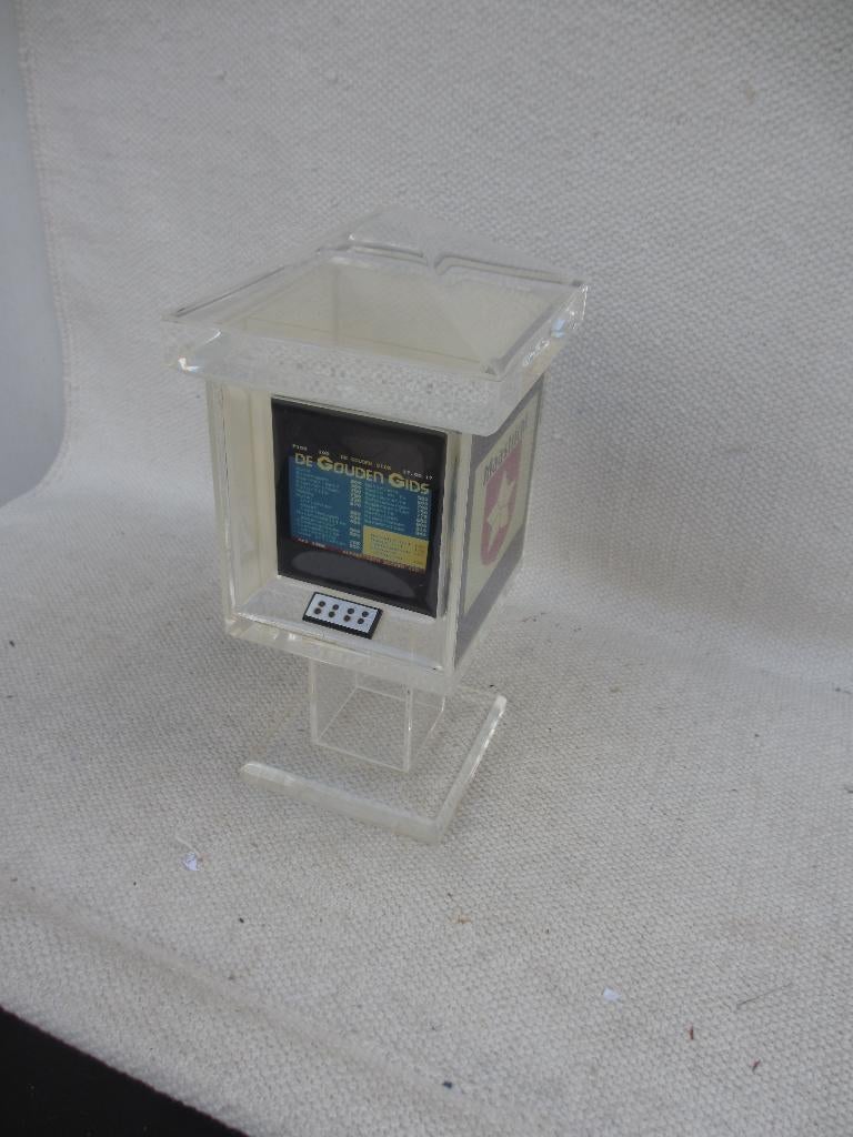 DESIGN Wereldprimeur uit Maastricht [ 23 april 1987], Ophalen of Verzenden