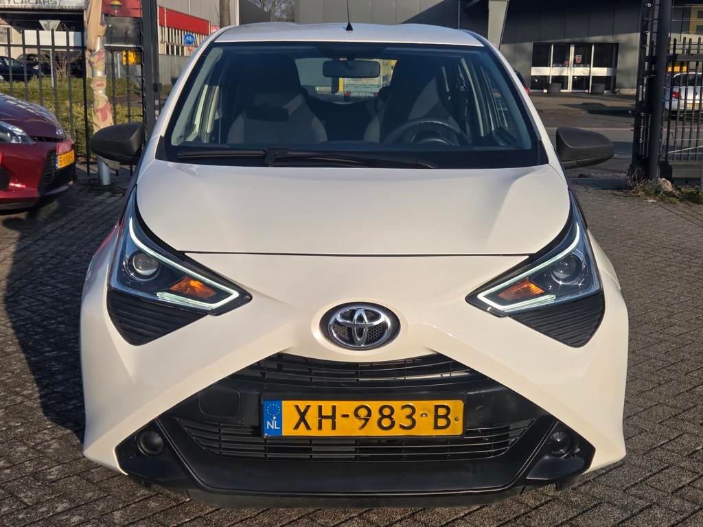 Toyota Aygo 1.0 VVT-i x-fun/CRUIS CONTROL/NAP/TWEEDE EIGENAA, Voorwielaandrijving, Gebruikt, Euro 6, 4 stoelen