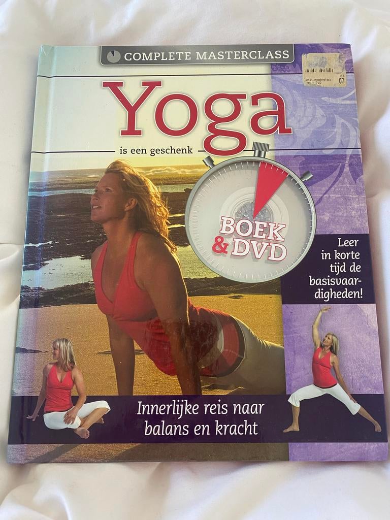 Yoga Masterclass Boek & DVD - Leer de basisvaardigheden, Sport en Fitness, Yoga en Pilates, Ophalen of Verzenden, Zo goed als nieuw