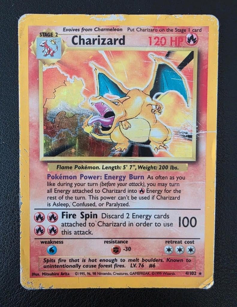 Charizard 4/102, Hobby en Vrije tijd, Verzamelkaartspellen | Pokémon, Ophalen of Verzenden, Gebruikt, Losse kaart, Foil