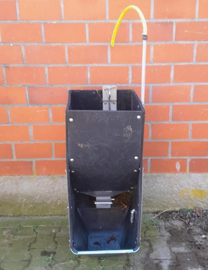 Voerbakken, Dieren en Toebehoren, Schapen, Geiten en Varkens, Meerdere dieren, Varken