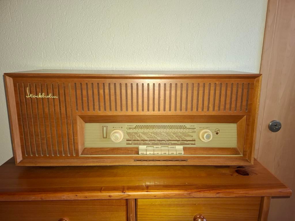Vintage radio Blaupunkt Stockholm 22250, Ophalen