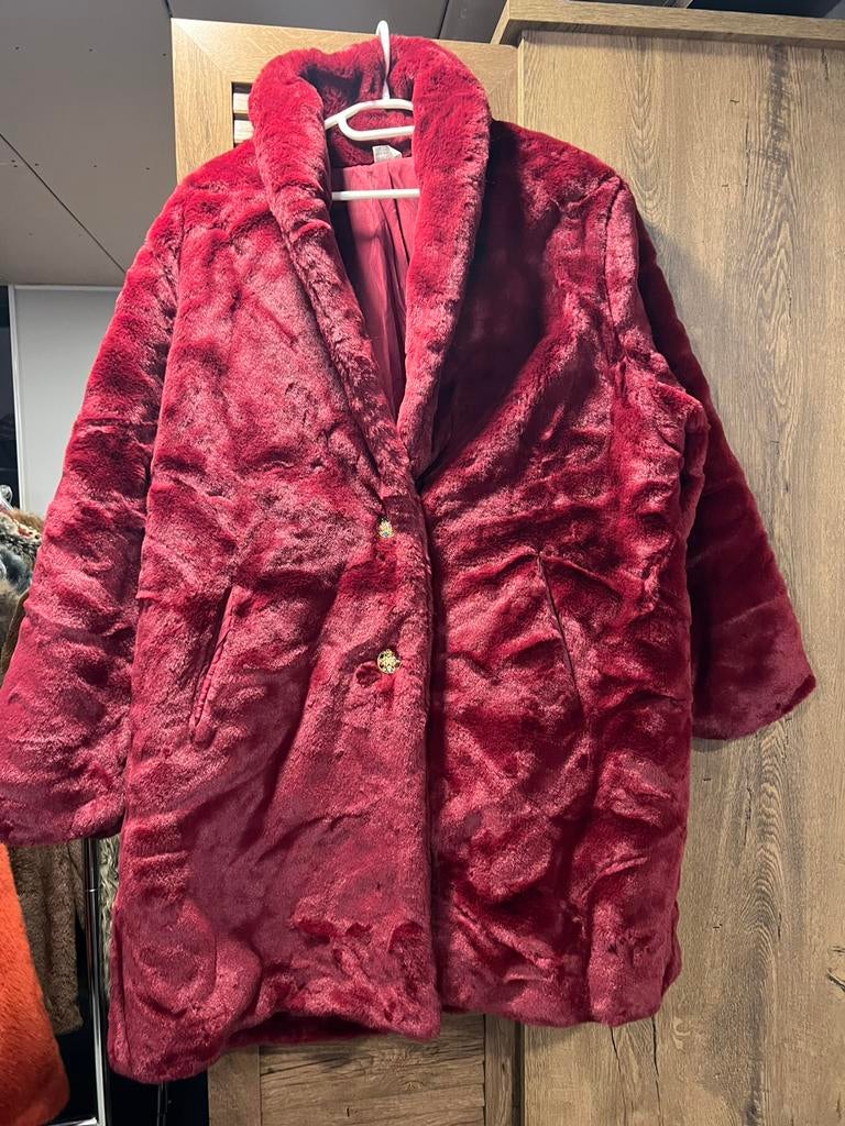 prachtige bontjas, Ophalen of Verzenden, Zo goed als nieuw, Maat 46/48 (XL) of groter, Rood