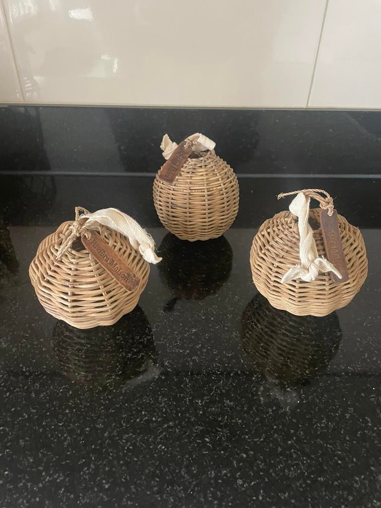 3 x rattan kerstballen Riviera Maison, Ophalen of Verzenden, Zo goed als nieuw