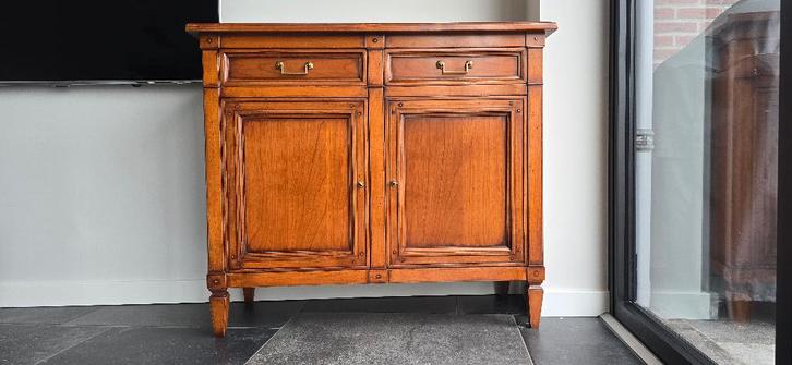 Selva dressoir, Huis en Inrichting, Kasten | Dressoirs, Gebruikt, 100 tot 150 cm, 50 tot 75 cm, Kersenhout, Ophalen