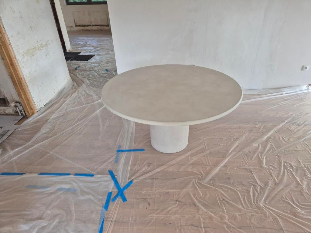 Unieke design tafel – microcement / microtopping / mortex, Ophalen of Verzenden, Nieuw, Rond, 100 tot 150 cm