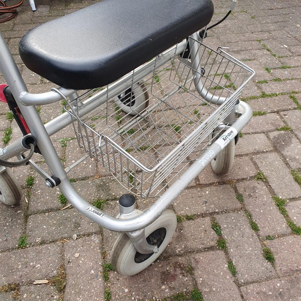 rollator opklapbaar met botscap mandje, Ophalen of Verzenden, Opvouwbaar, Zo goed als nieuw