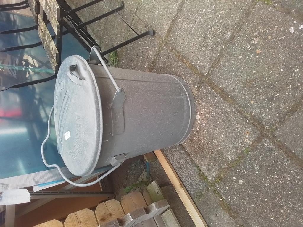 Zinken vuilnisbakken 40 liter - Diverse locaties, 40 liter of meer, Ophalen of Verzenden, Gebruikt, Metaal