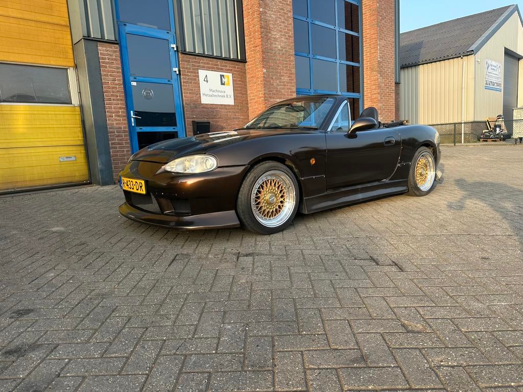 Mazda MX-5 1.6 I 2004 Bruin, Auto's, Mazda, 13 km/l, Achterwielaandrijving, 40 €/maand, 4 cilinders