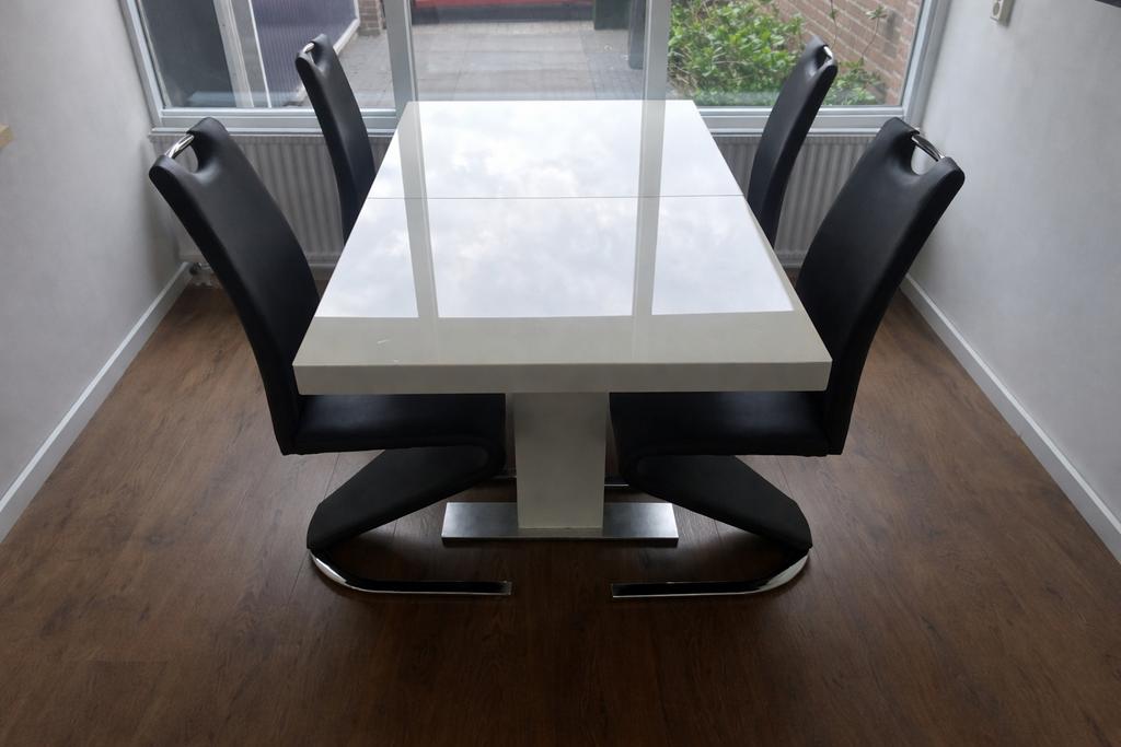 Eettafel met 4 stoelen, Huis en Inrichting, Tafels | Eettafels, Ophalen, Gebruikt, 100 tot 150 cm, 50 tot 100 cm