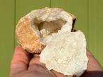 Bergkristal geode uit Marokko set paartje mineralen, Verzamelen, Mineralen en Fossielen, Ophalen of Verzenden, Mineraal