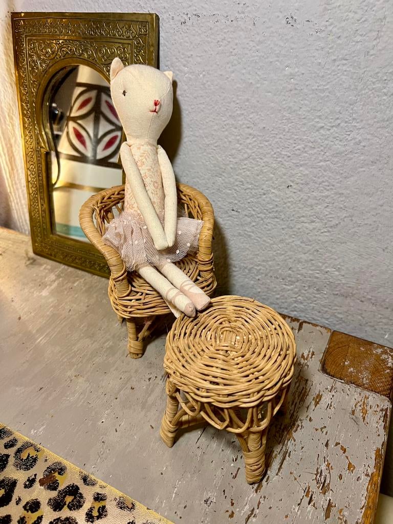 Vintage retro rotan rieten meubels poppenhuis stoel tafeltje, Verzamelen, Ophalen of Verzenden, Zo goed als nieuw, Gebruiksvoorwerp