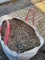 Gratis af te halen: Grind/split voor tuin of oprit, Tuin en Terras, Ophalen of Verzenden, Gebruikt, Grijs, Grind