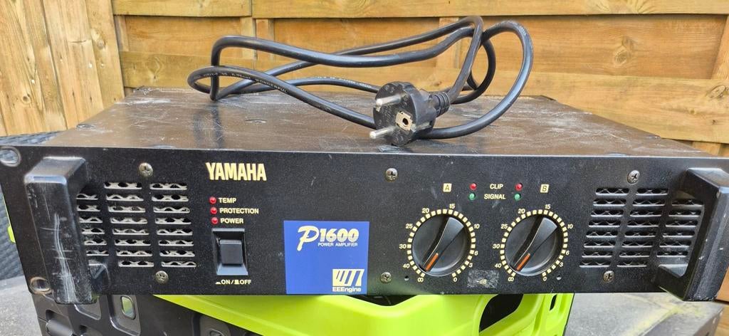 Yamaha P1600 Power Amplifier - Krachtige PA Versterker, Ophalen, Gebruikt, P.A.