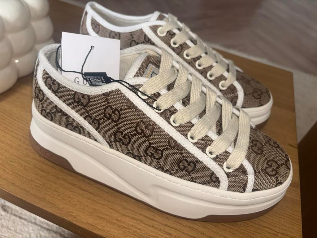Nieuwe Gucci schoenen maat 38, Ophalen, Zo goed als nieuw, Bruin, Sneakers of Gympen
