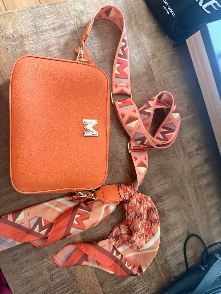 Oranje Mexx schoudertasje met sjaal, Ophalen of Verzenden, Nieuw, Oranje, Schoudertasje