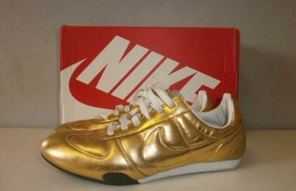 Nike sneakers goud, Kleding | Dames, Schoenen, Overige kleuren, Ophalen of Verzenden, Sneakers of Gympen, Zo goed als nieuw