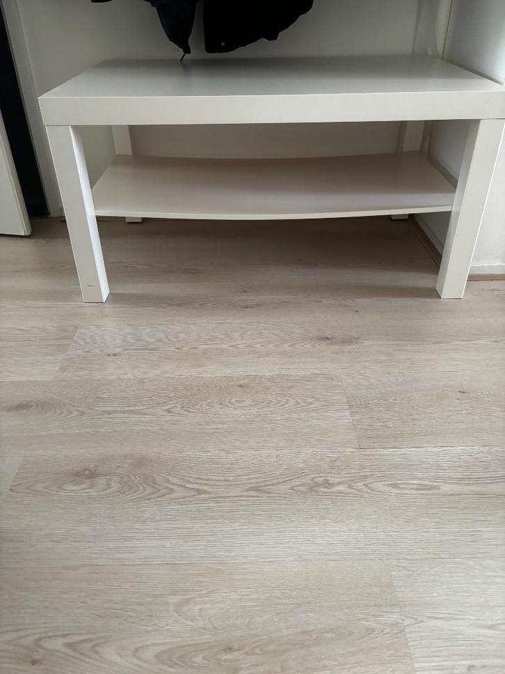 Gratis IKEA tafeltje, Huis en Inrichting, Tafels | Bijzettafels, Gebruikt, Rechthoekig, 45 tot 60 cm, Minder dan 55 cm, Hout, Ophalen